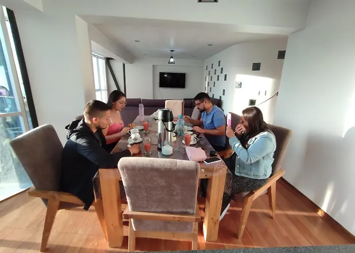 Linda House * Cusco